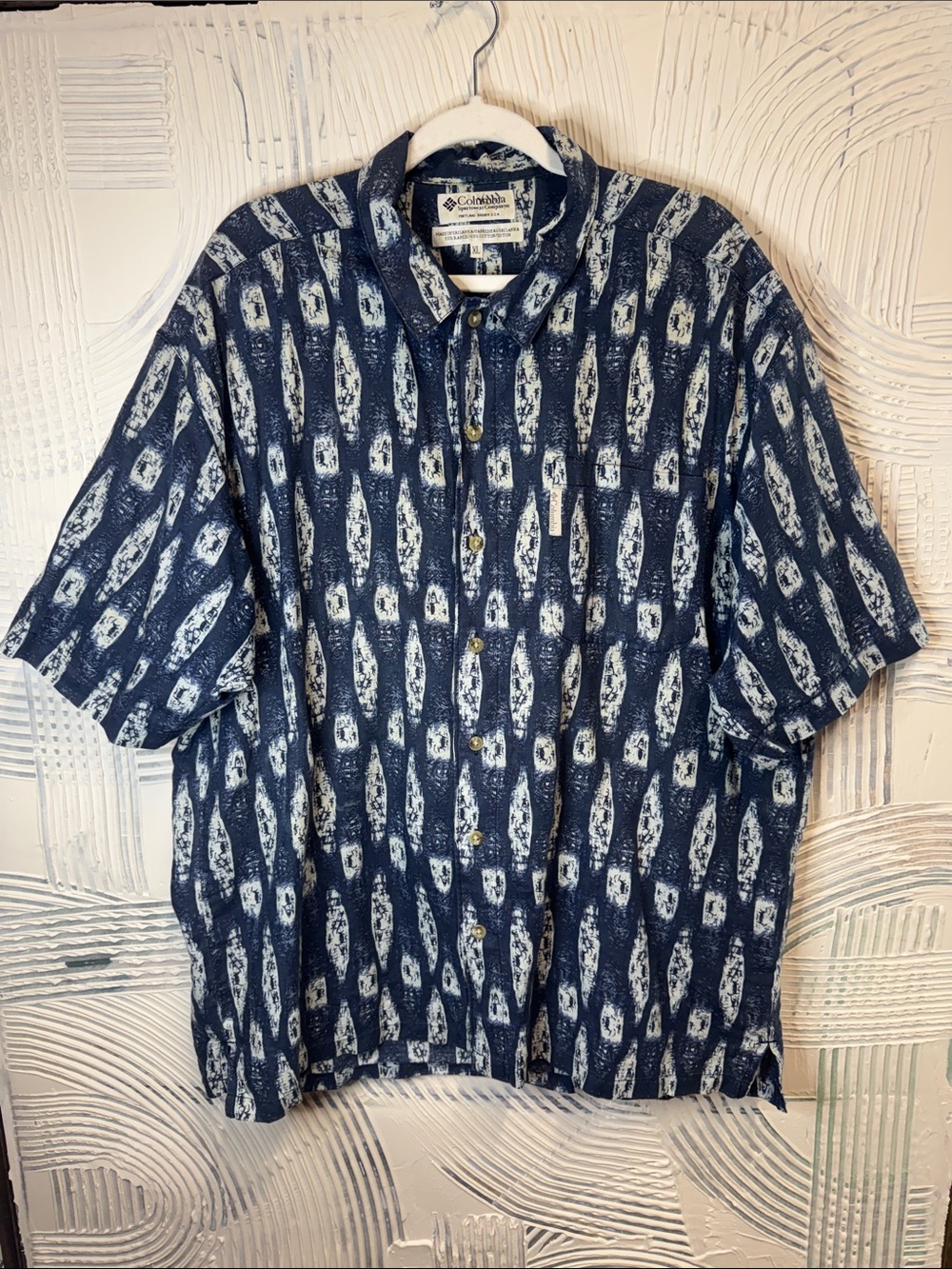 Columbia Men’s Navy and White Short-Sleeve Patterned Button-Up Shirt N0601